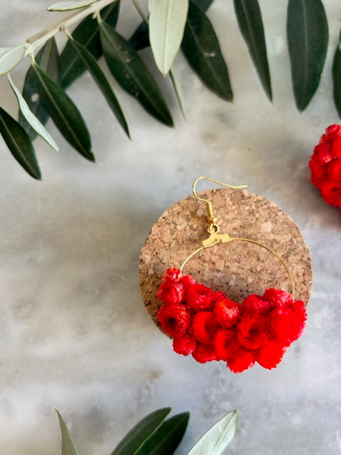 Boucles d'Oreilles "Laeticia" - Un Rouge Vibrant pour une Élégance Assurée de Dry & Myrtille - boucles d'oreilles - accessoire boucle d'oreille immortelle noel rouge