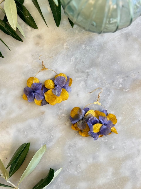 Boucles d'Oreilles "Marie" - Harmonie Provençale de Dry & Myrtille - boucles d'oreilles - accessoire boucle d'oreille hortensia jaune violet