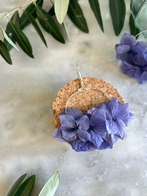 Boucles d'Oreilles "Jade" - Élégance Florale et Couleur Lavande de DryAndMyrtille - boucles d'oreilles - boucle d'oreille hortensia lilas violet