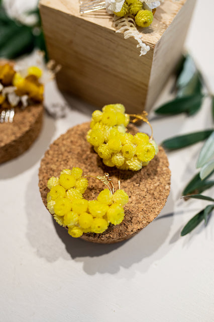Boucles d'Oreilles "Luz" – Éclat Doré Provençal pour Mariée de Dry & Myrtille - boucles d'oreilles - accessoire boucle d'oreille immortelle jaune