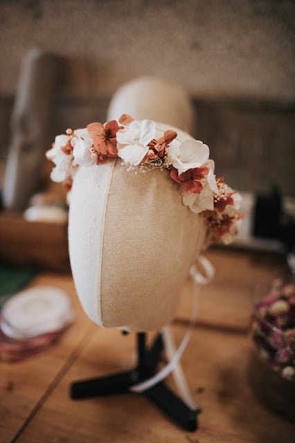 Couronne de fleurs mariage Anais de Dry & Myrtille - couronne - blanc immortelle