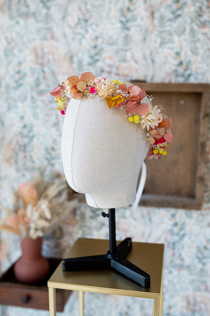 Couronne de fleurs mariage Eloise de Dry & Myrtille - couronne - immortelle jaune lin rose